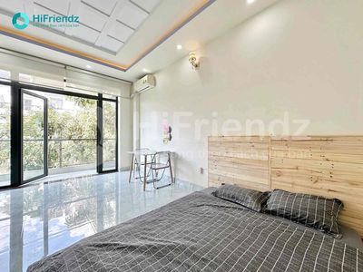 Rent a 40-foot-wide balcony right into the Interstate, The Global City.