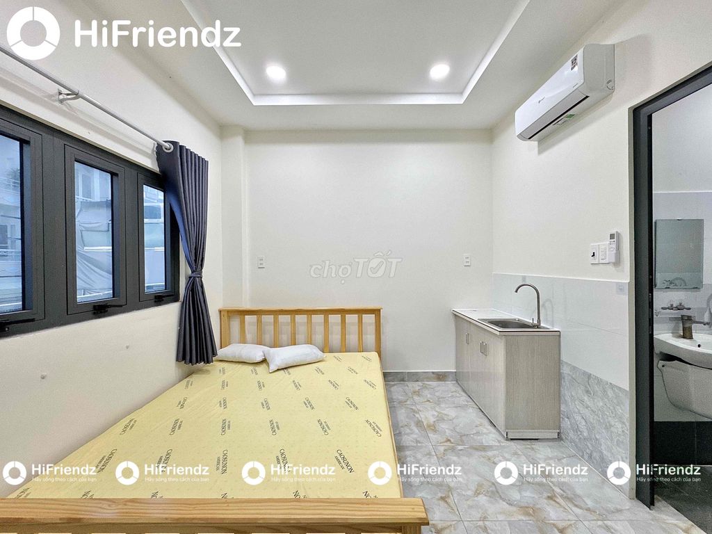 Rent the full interior studio to take the electric car for charge Emart immediately