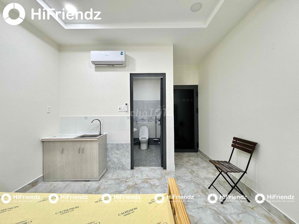 Rent the full interior studio to take the electric car for charge Emart immediately