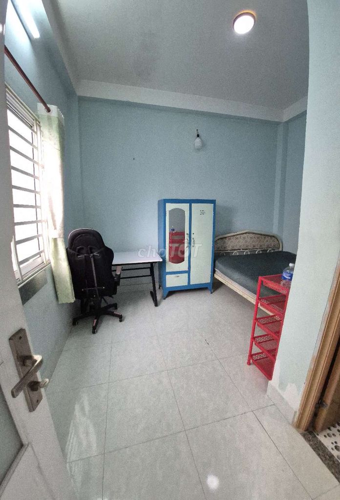 Gò Vấp strip room.