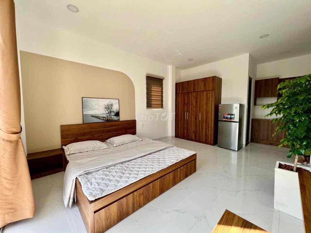 apartment 40 meters 2 big balconies - natural sunlight right here in Ngô Tất Tố bordering 133 district