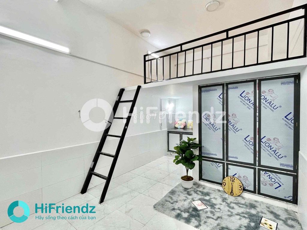 The senior mini building has a new home air conditioning in the beginning of Tên Lửa