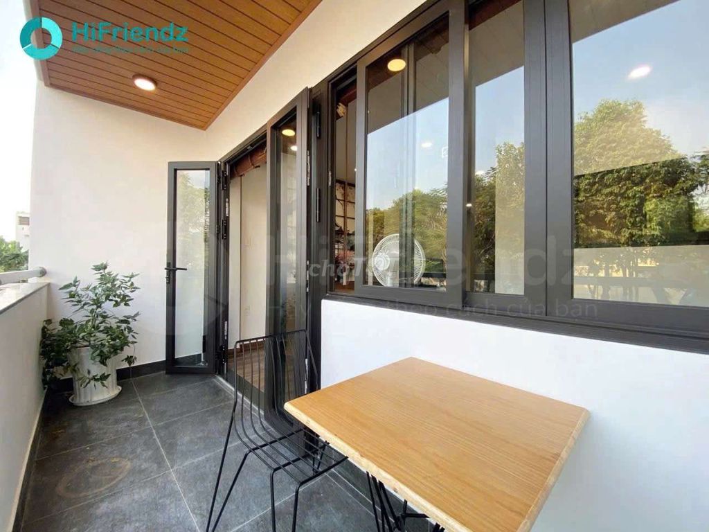 The Bancol vibe studio added furniture to the flower village park