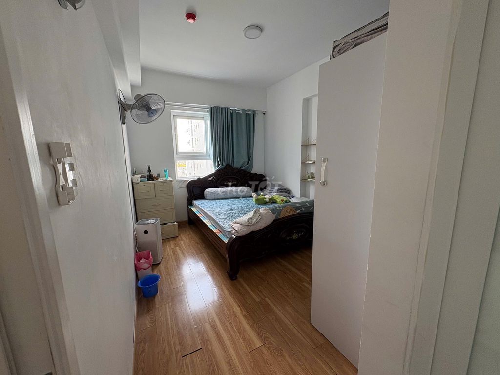 The owner needs to rent the apartment.