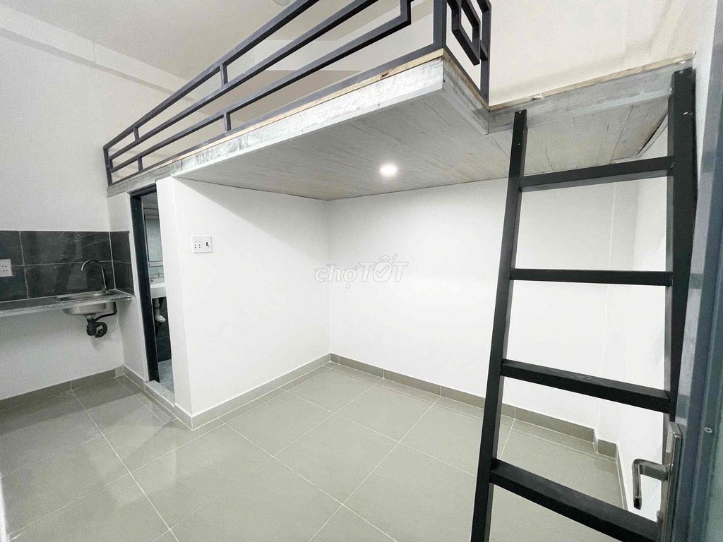 Supernuts fit. Three people in Gò Vấp.