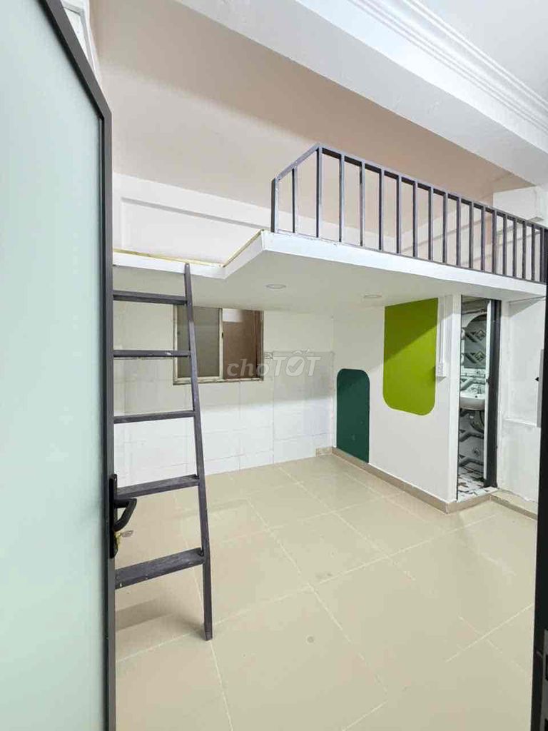 New lodge built a balcony window near hutech 3 million9.