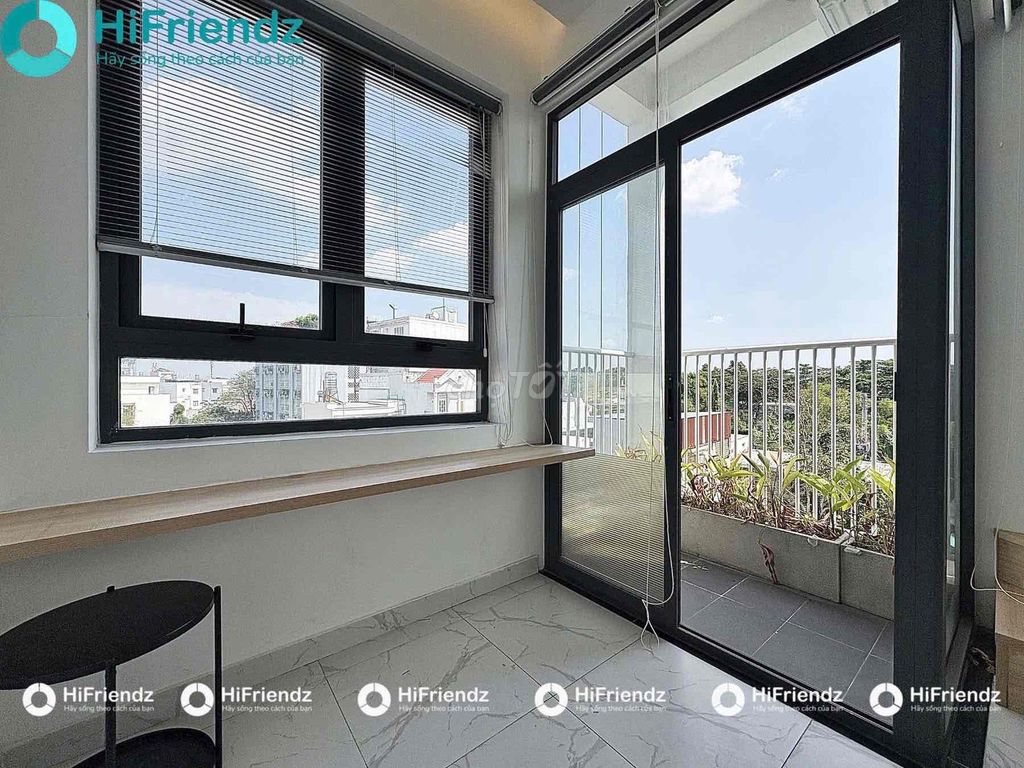 To hire new balconies to build metro peace.