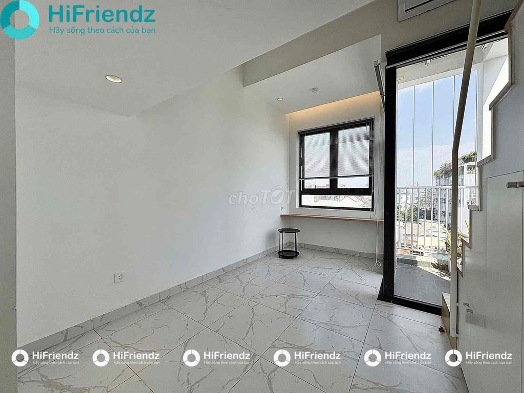 To hire new balconies to build metro peace.