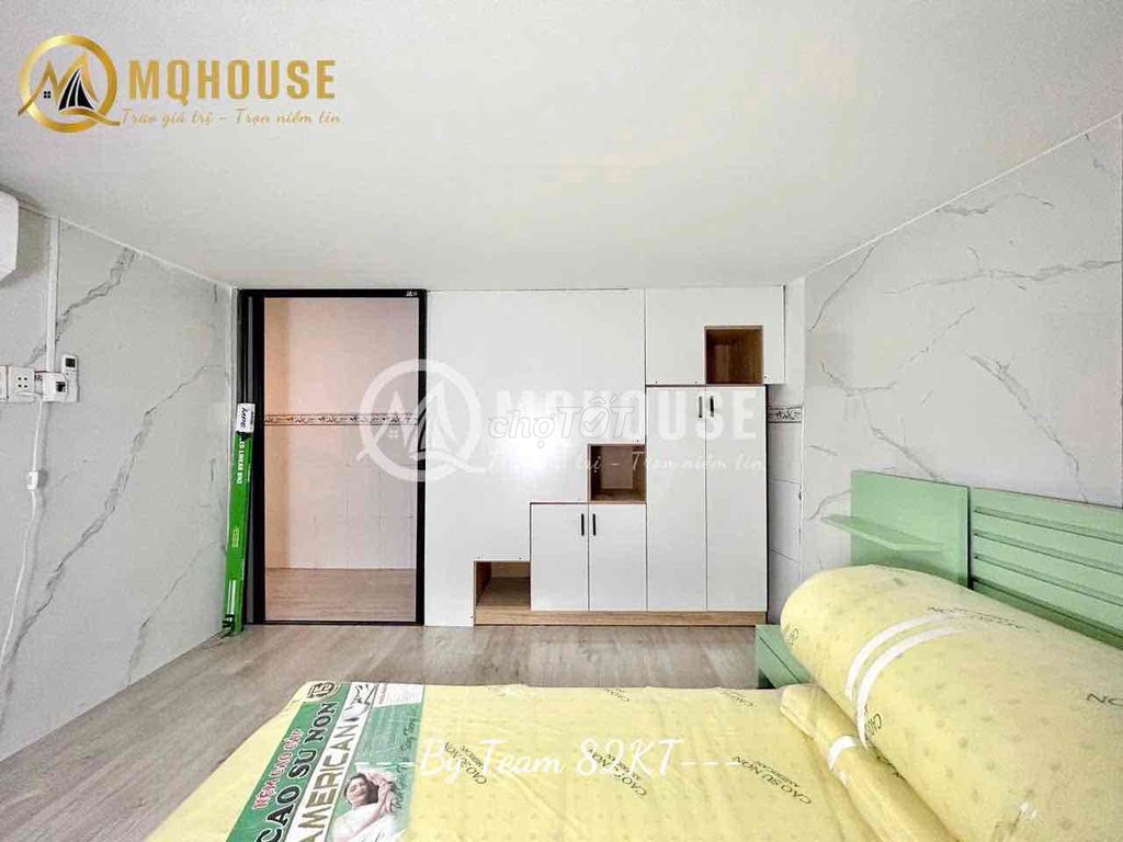 The two bedrooms in the living room in the east carhouse.