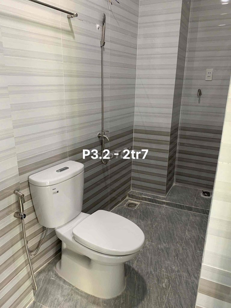 A low-cost Annongland hotel room.
