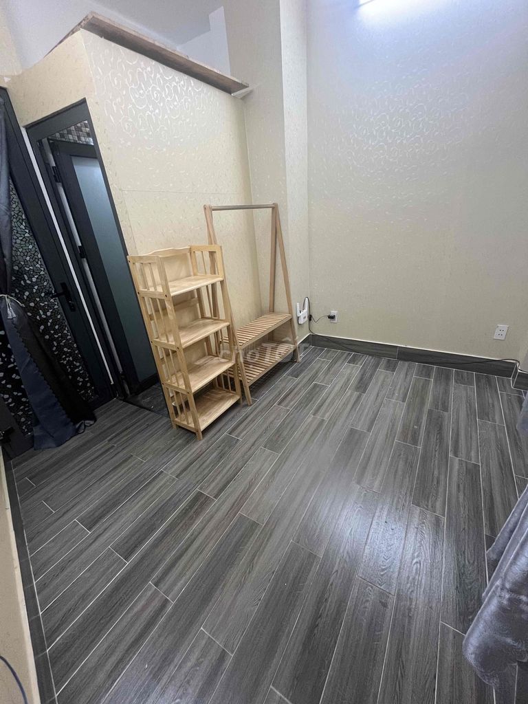 Room, clean, nice, turn to District 4
