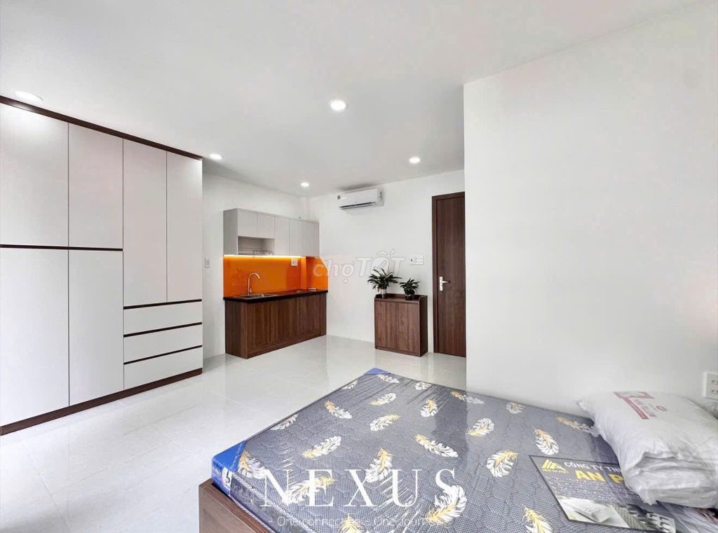 Rent a balcony studio-- Gò Vấp Center.
