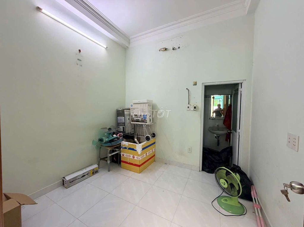 3 x14 million 2nd floor bedroom 5 with Ngô Thời Nhiệm County