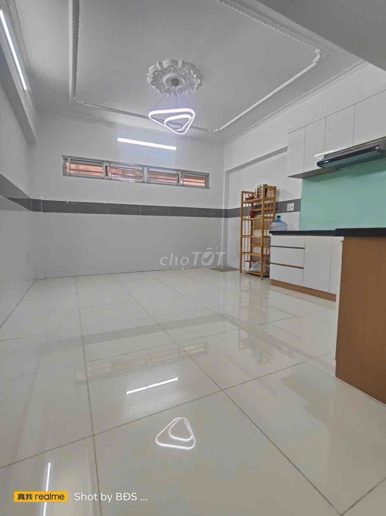 House 1 .1 .3 3rd floor bedroom 2 with SNI qI13 hbp 11 million