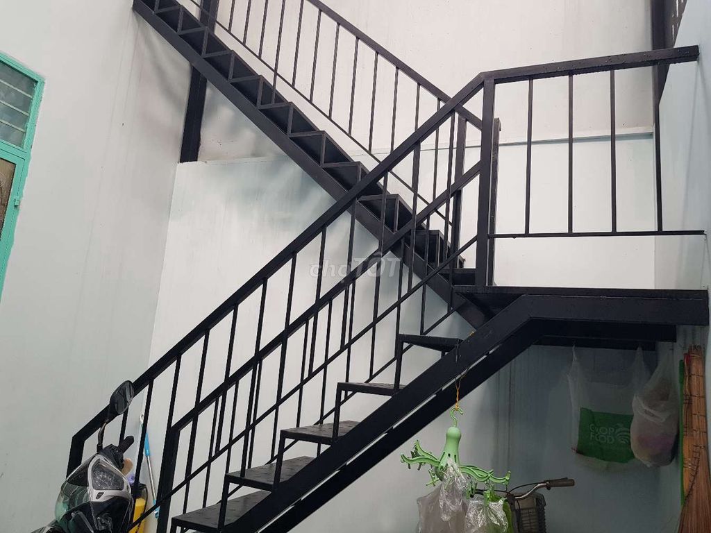 Rent the entire first floor.
