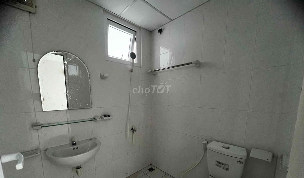 Rent an upper 90 riverside Nguyễn Hữu Cảnh – high level, vie