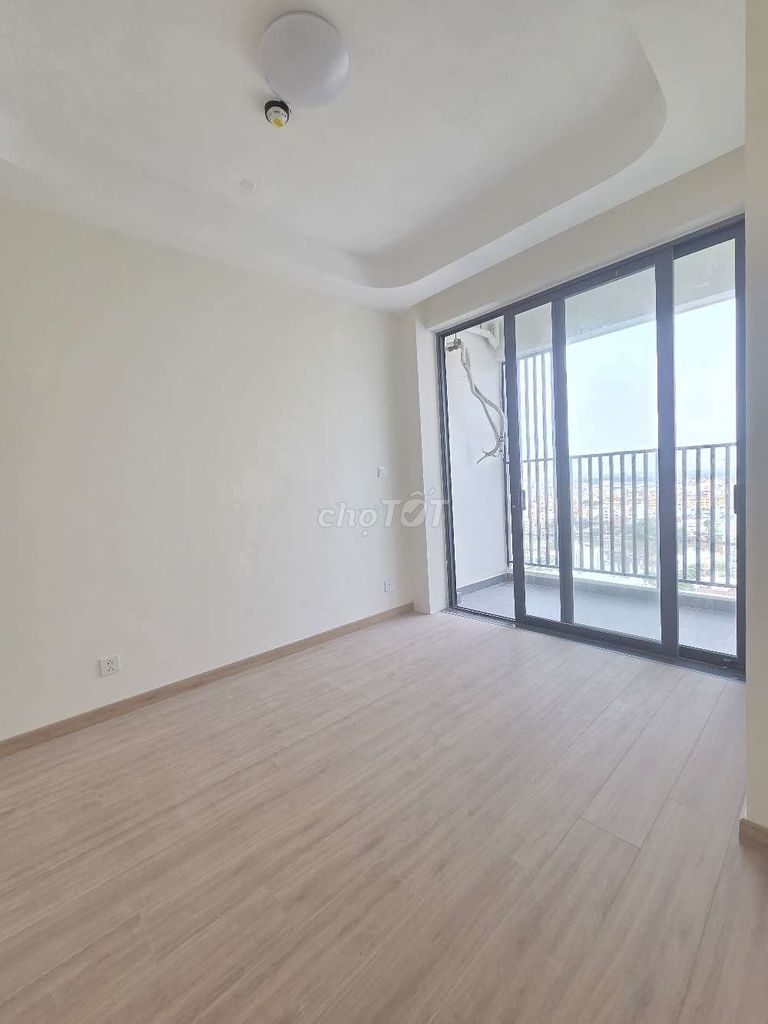 Three Aurora Bedrooms cost 10.5 million to move in now. Check the house 24/7.