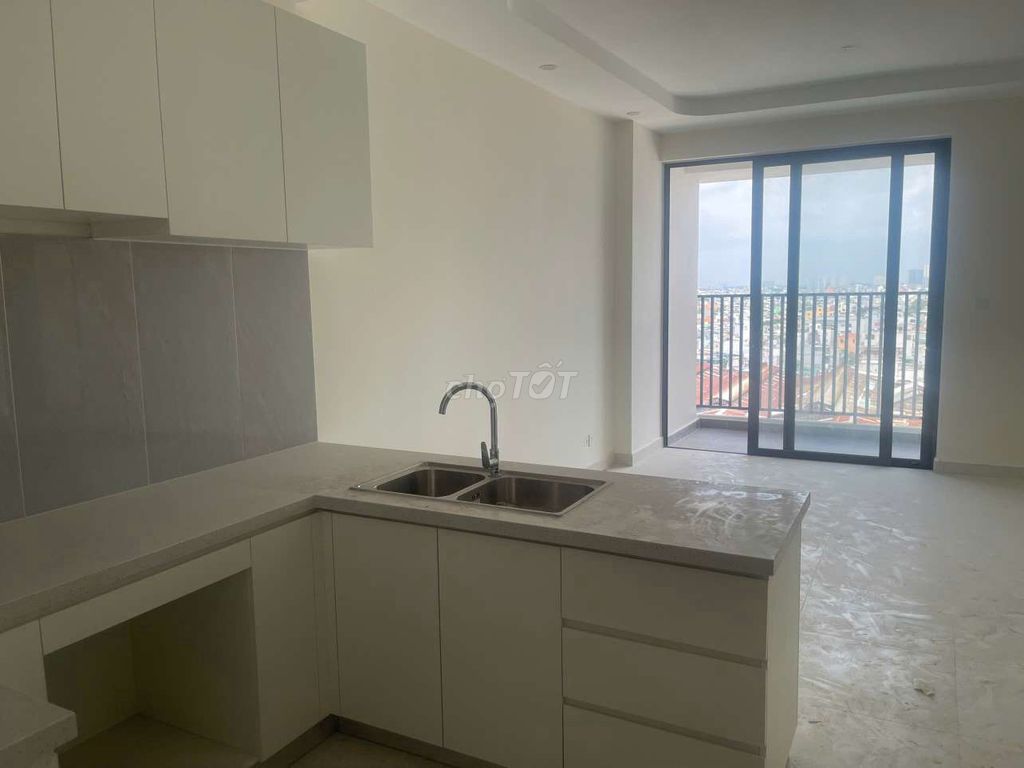 Three Aurora Bedrooms cost 10.5 million to move in now. Check the house 24/7.