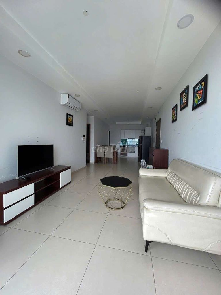 Get out of here! Hot deal two bedrooms. Two balconys.