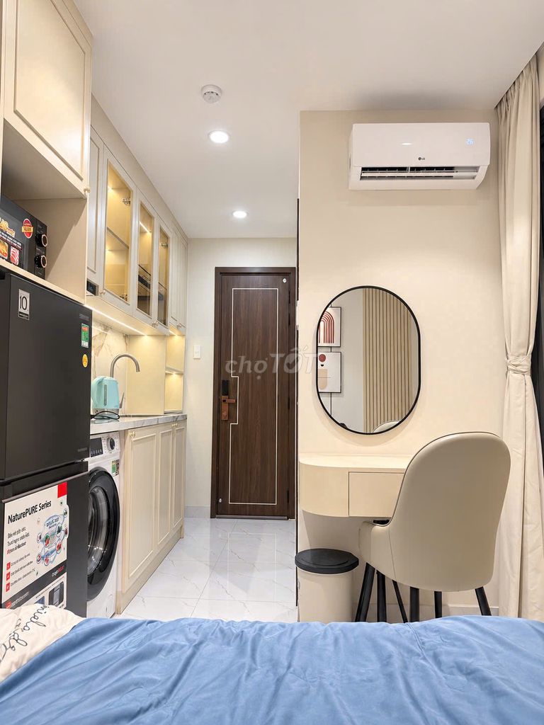 Rented the modern Tân Bình apartment with an interior window