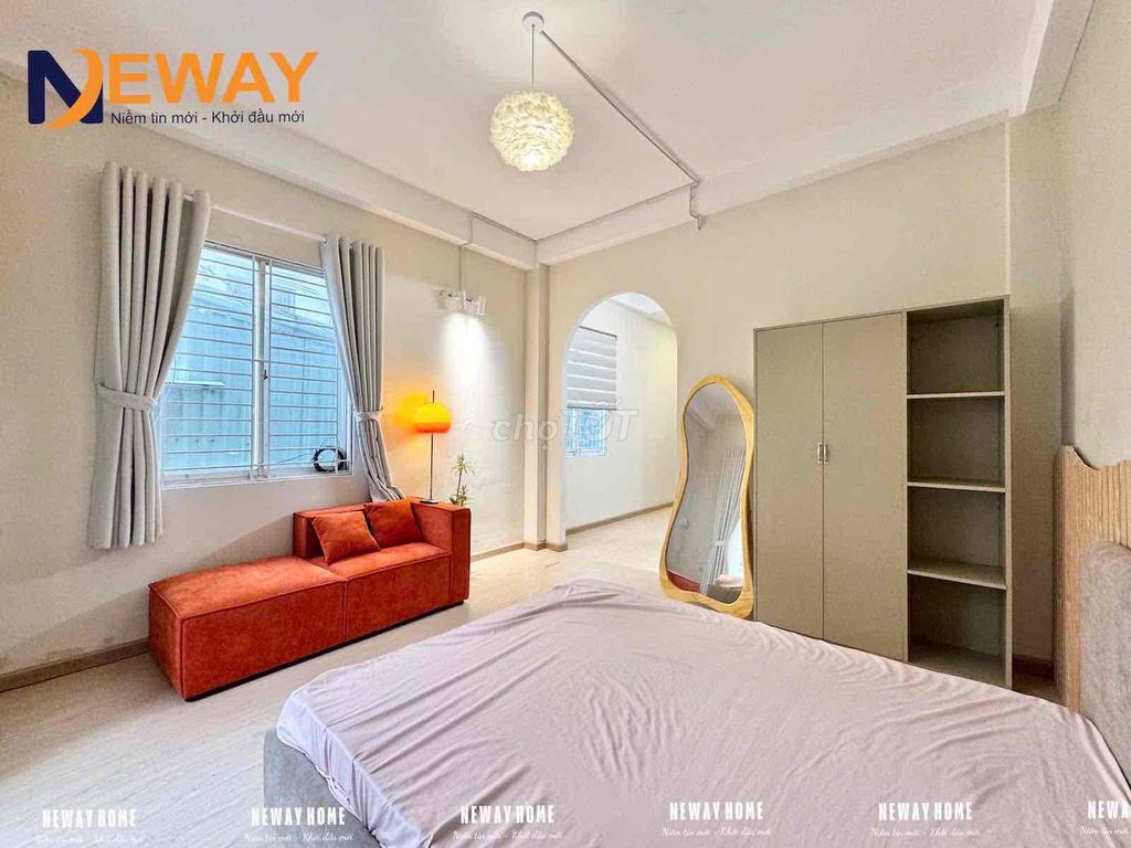 The apartment is a balcony bedroom on the front side of the ulaw near the Feet Bridge.