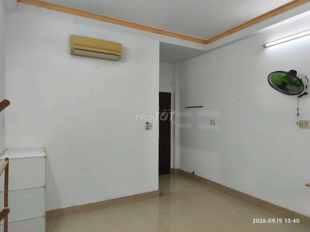 It's the owner who rents a good room at Phước Bình District 9