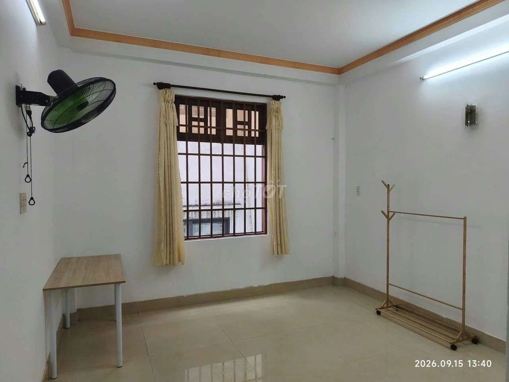 It's the owner who rents a good room at Phước Bình District 9