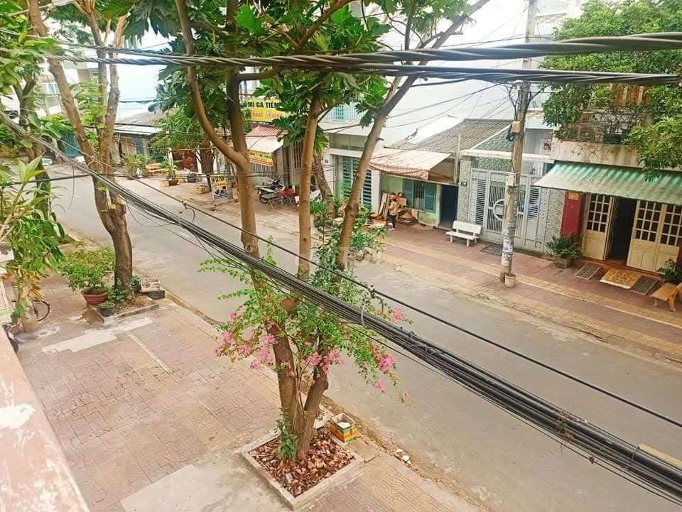 It's the owner who rents a good room at Phước Bình District 9