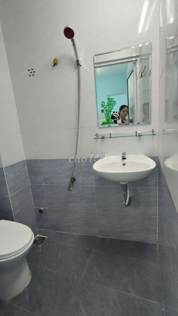 Rent the original house, area uses 72 meters, rent rate 9 million a month.