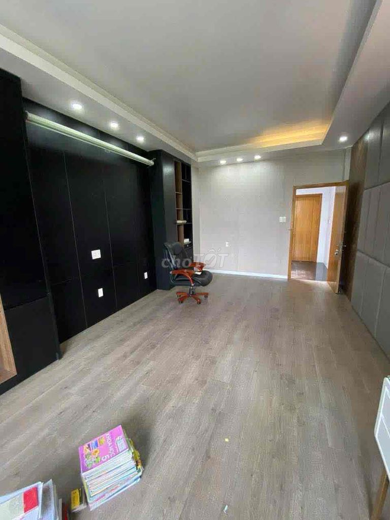 Rent a nice four bedroom - full interior 28 million