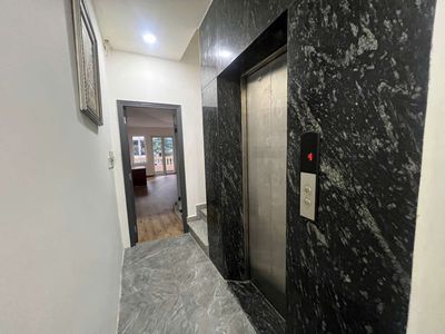 7 story building - elevator - spa, cty, cosmetic