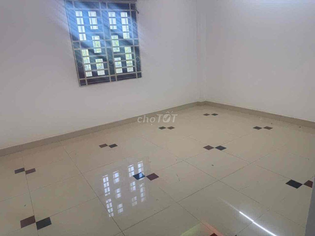 It's an internal building, 5 x 20,3.5 sheets, 5 rooms with air conditioning.