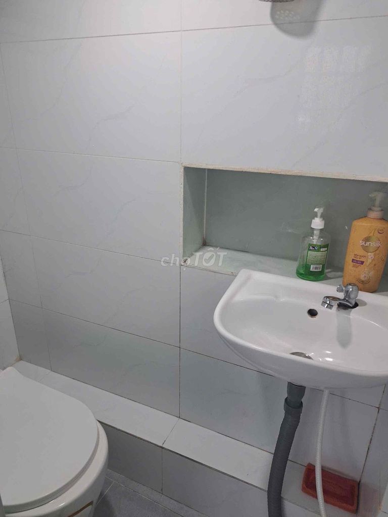 Rent a small house. Nice place. Two air conditionings.