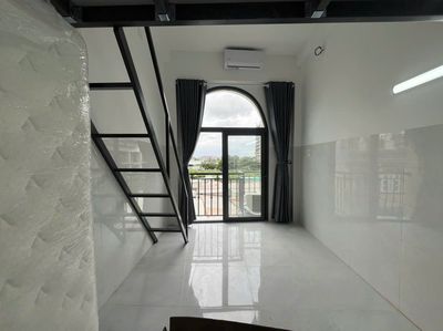 Rent us a new room 100%, balcony. Next to pmh, convenient to kcx, ufm
