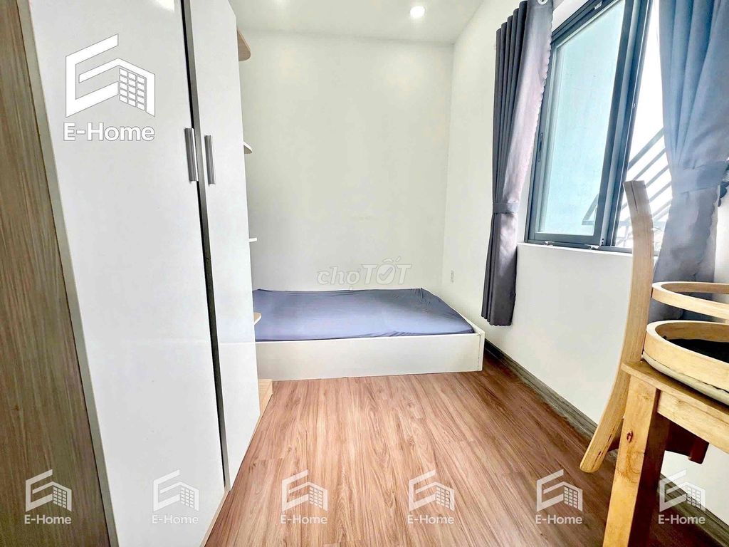 The studio splits the sky windows right into the seven-year-old fall zone.