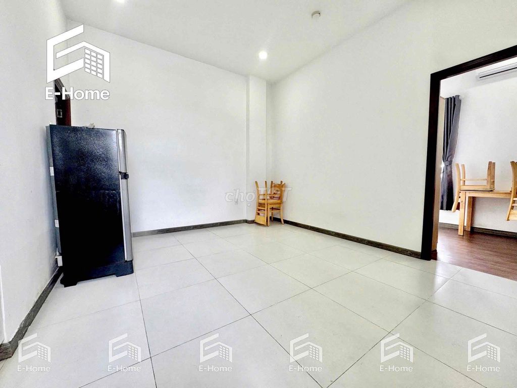 The studio splits the sky windows right into the seven-year-old fall zone.