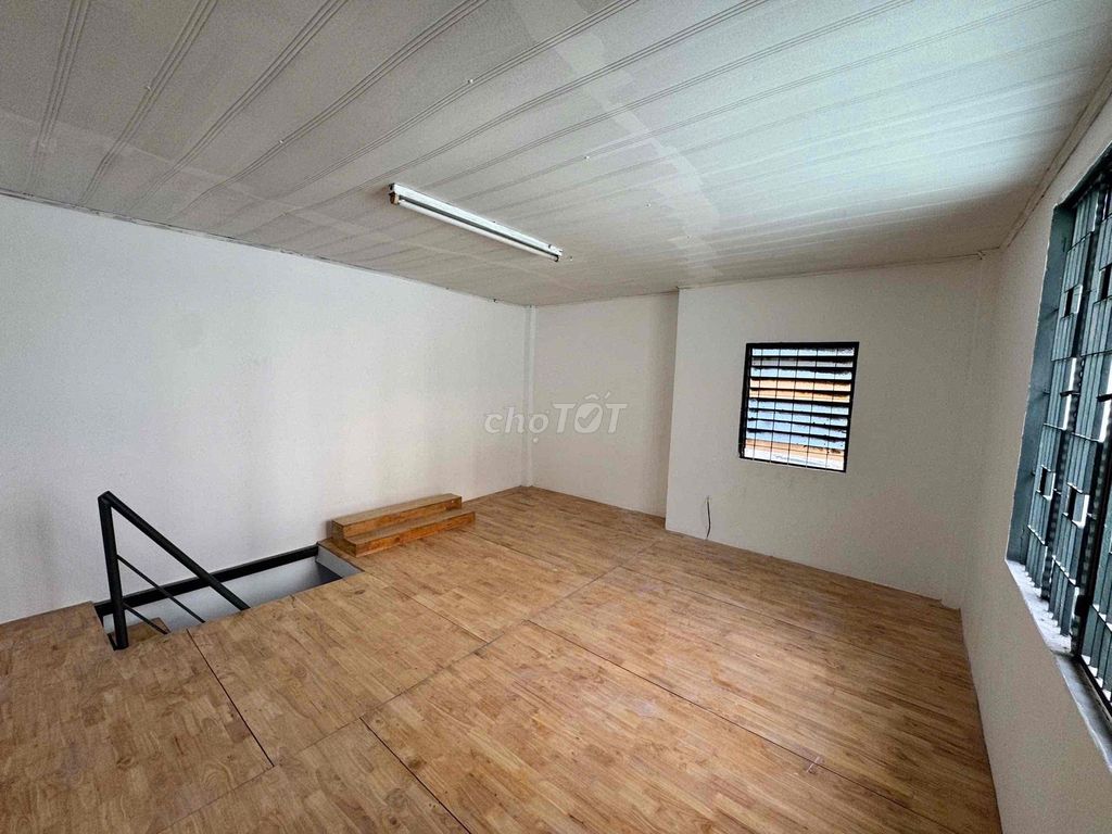 The students' room has super large guards right near the city center.