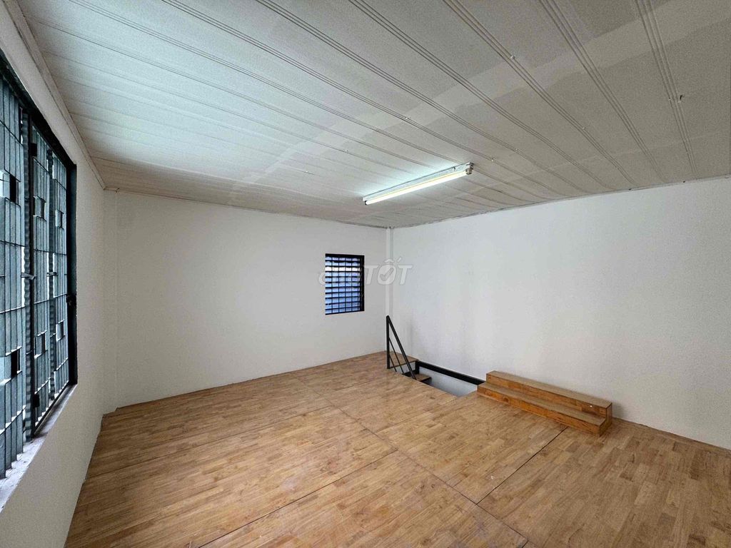 The students' room has super large guards right near the city center.