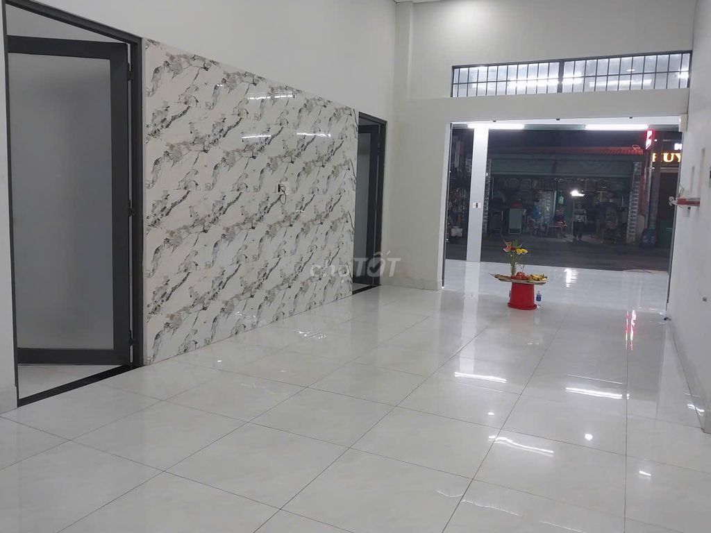Rent the entire apartment-- 12 meters cheap cash.