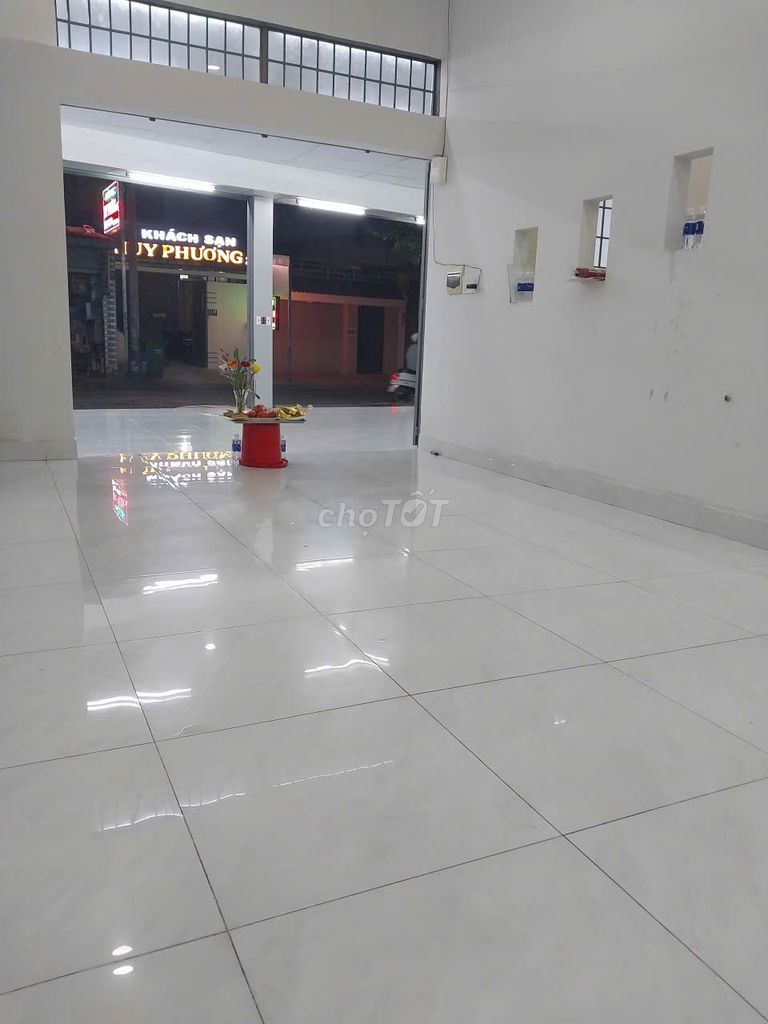 Rent the entire apartment-- 12 meters cheap cash.