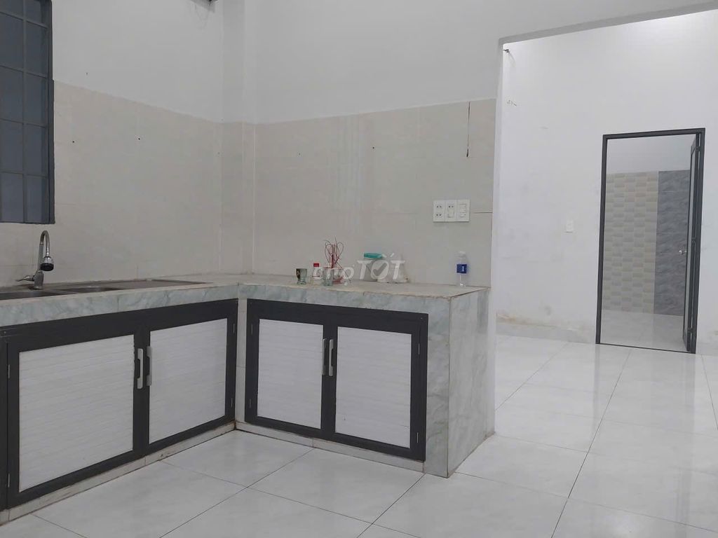 Rent the entire apartment-- 12 meters cheap cash.