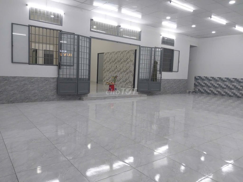 Rent the entire apartment-- 12 meters cheap cash.