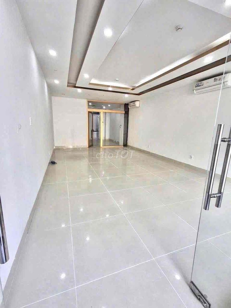 Rent six stories, Kadc him blue, Hoàng Trọng Mậu, elevator, 7th District