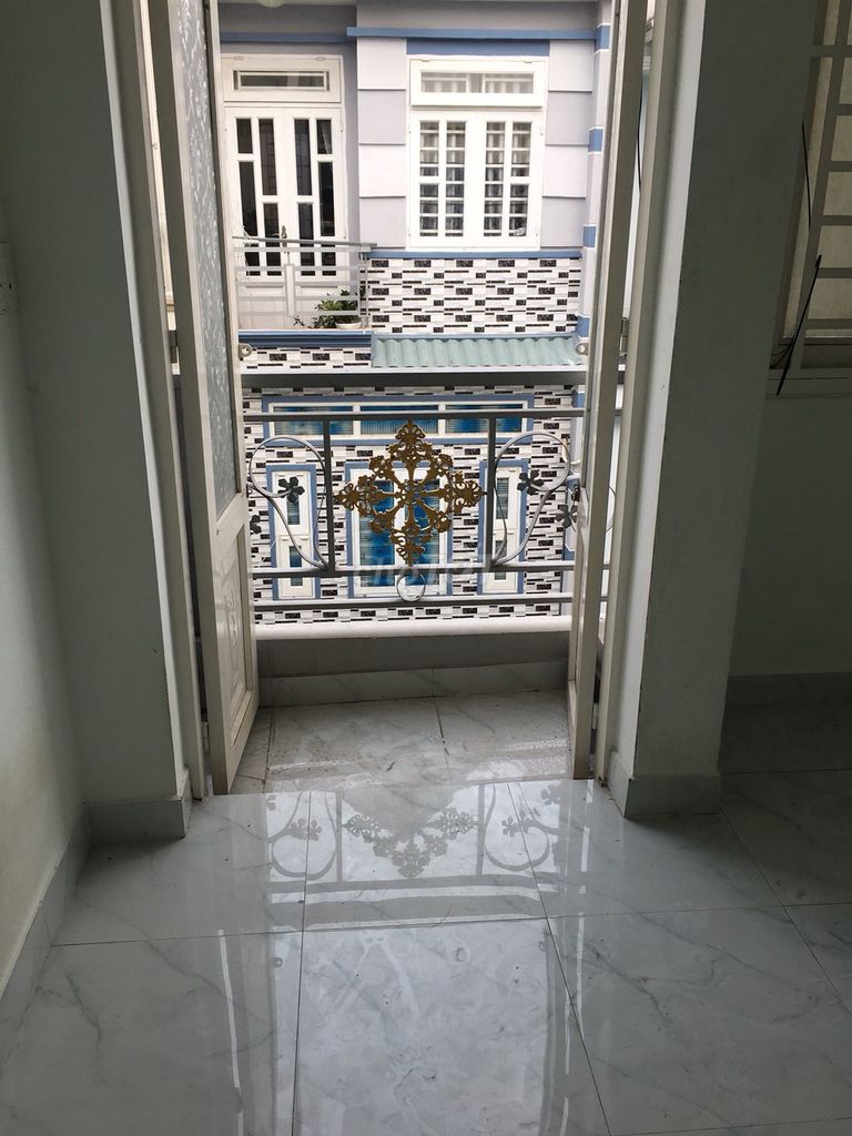 Rent an entire 12th District, 1 st 2th floor, alley