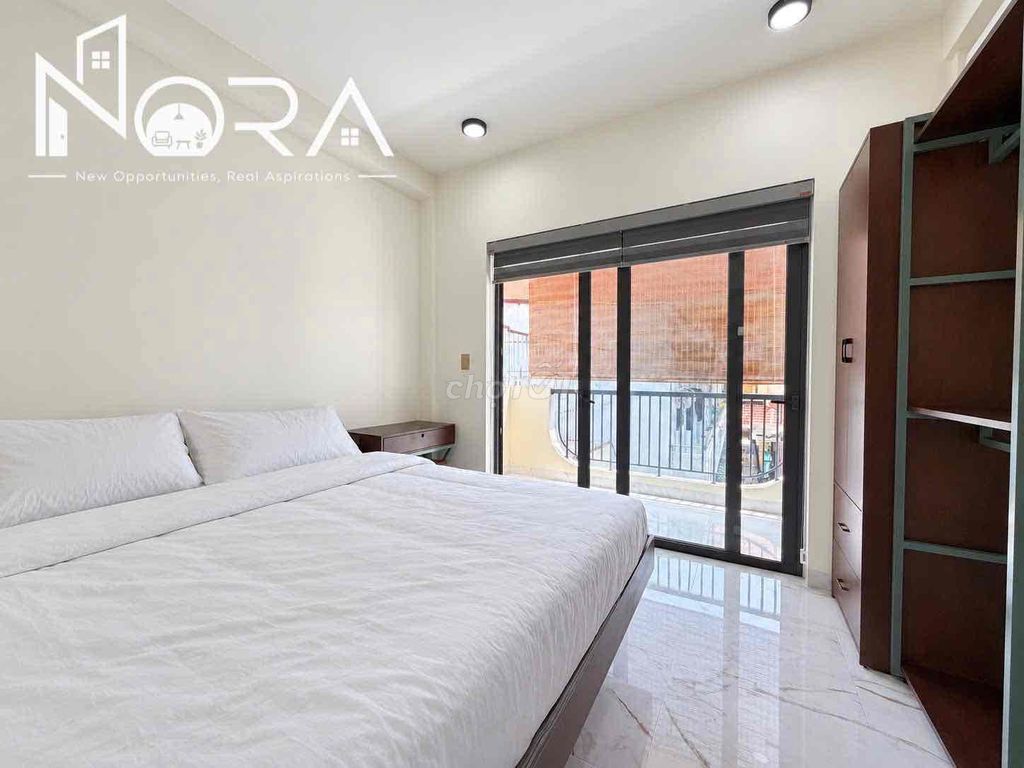 A 50-metre-high-size kitchen bedroom. Five by the East Market.