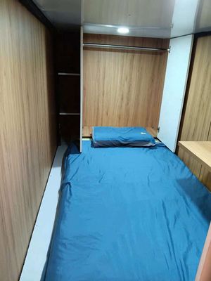 Sleepbox dorm at Leome District 9, 1 million.