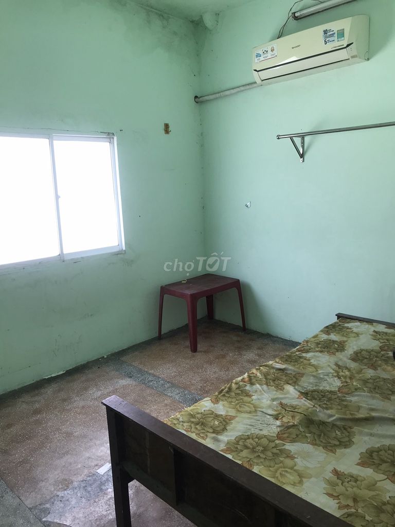 District 6 quiet room.