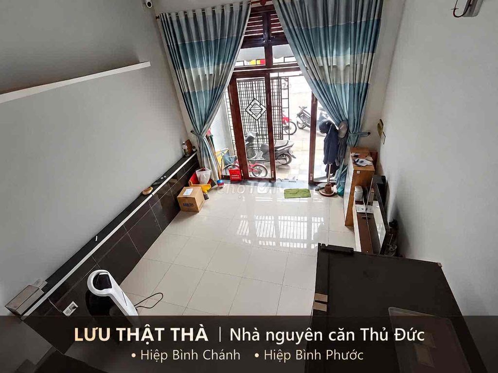 The main alley of the car is three Honglong Bedrooms near the Ping-Yung