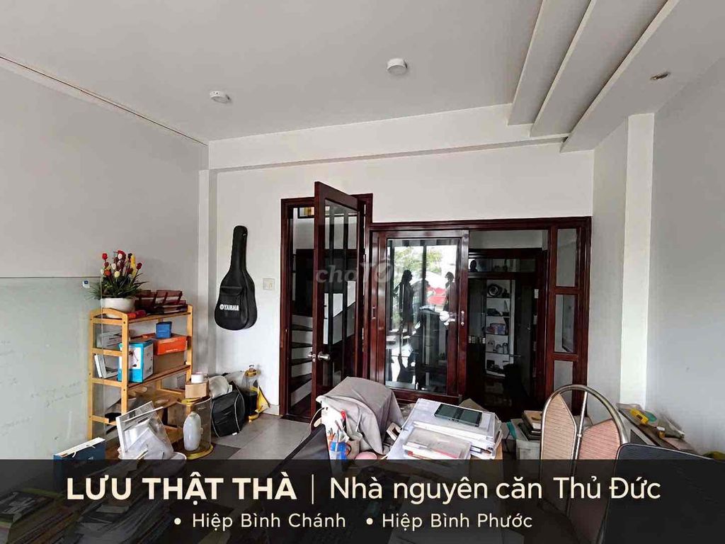 The main alley of the car is three Honglong Bedrooms near the Ping-Yung