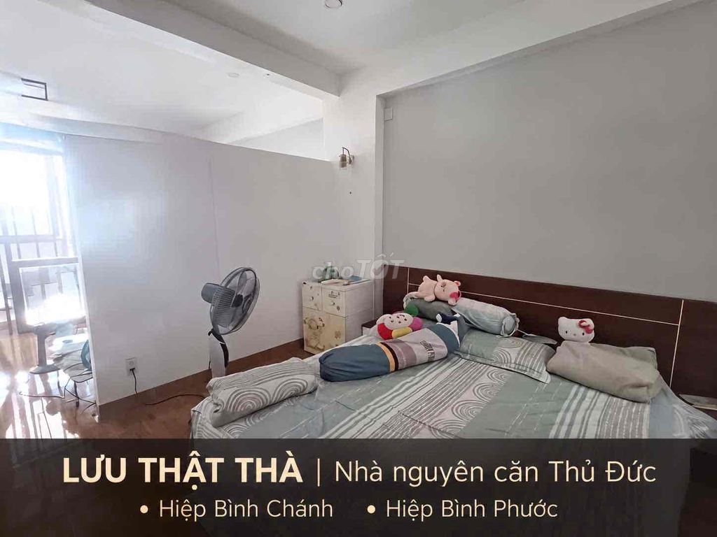 The main alley of the car is three Honglong Bedrooms near the Ping-Yung